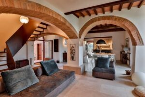 italy villa livingroom